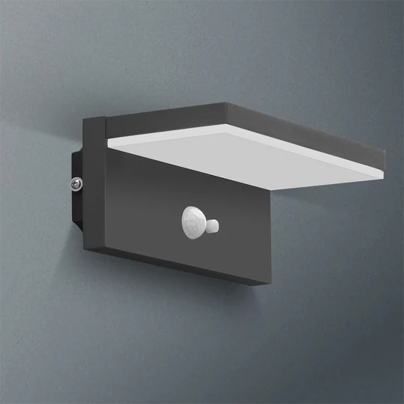 17329 IP54 Dusk to Dawn Solar Outdoor Exterior Wall Light Led Lantern